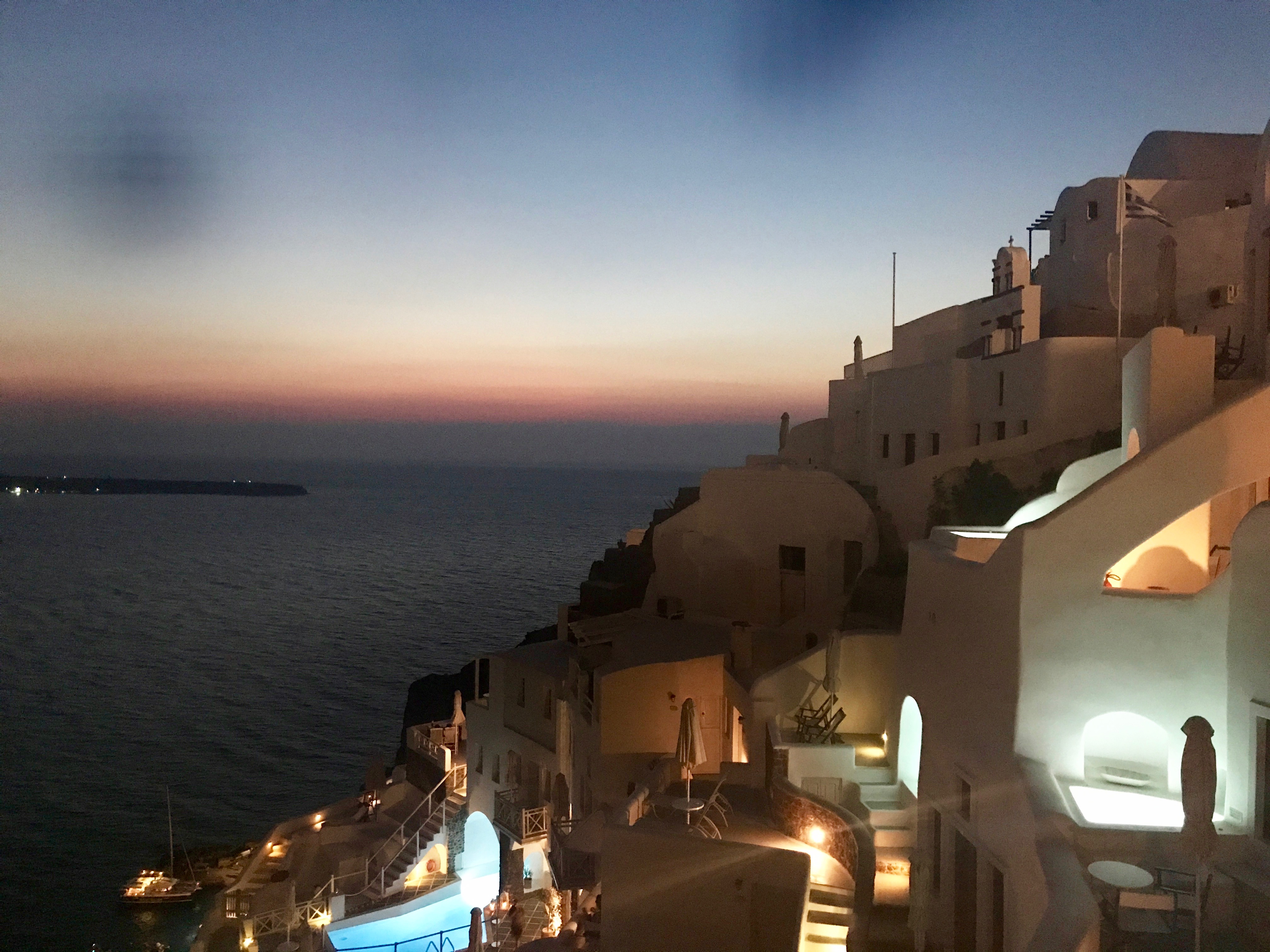 Where We Stayed (For FREE!): Santorini Edition – Avec Amour
